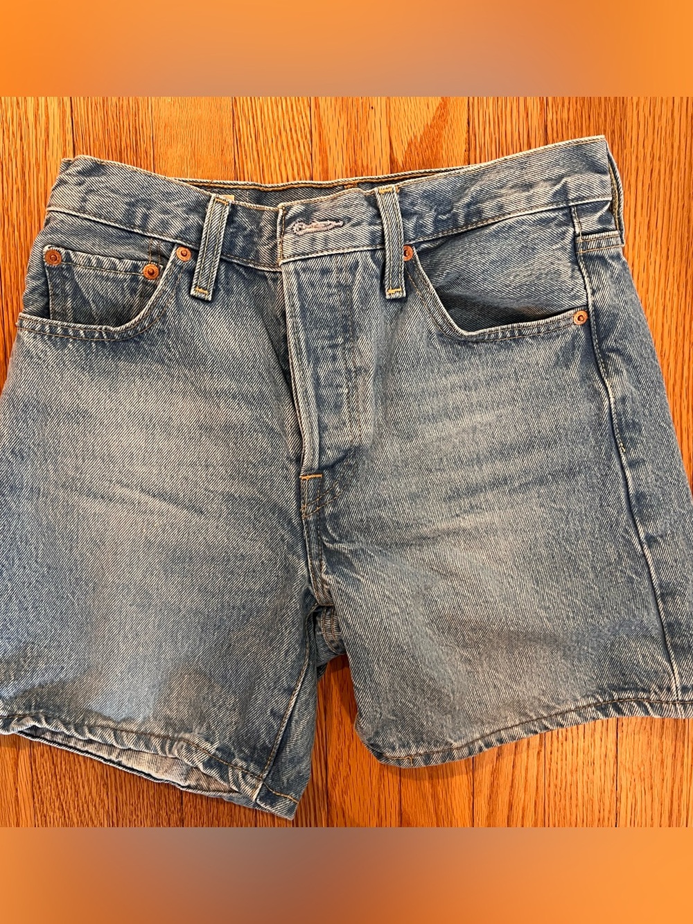 501 Levi's Light Wash Women’s  Denim Shorts